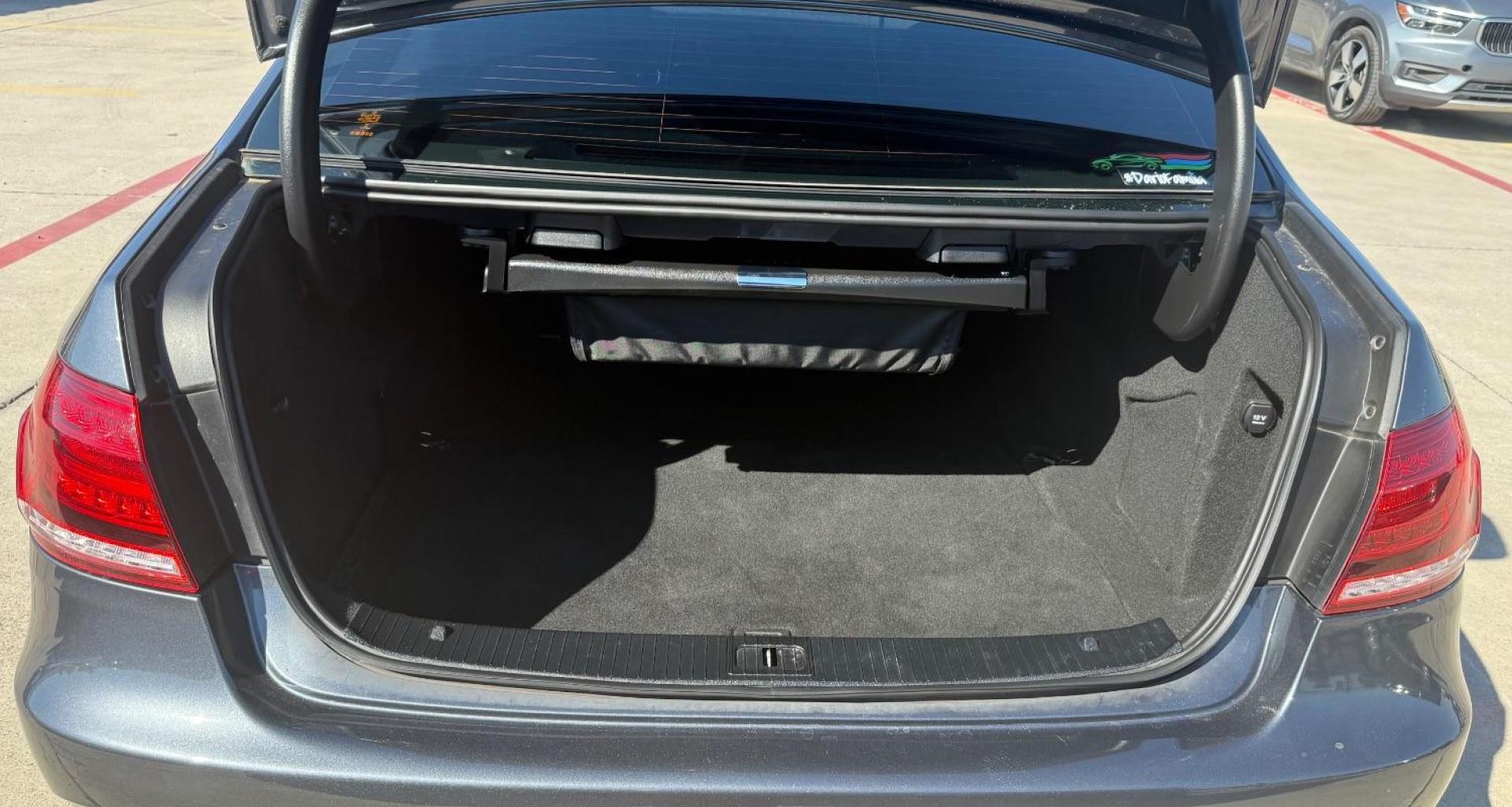 2016 Gray Mercedes-Benz E 350 E (WDDHF5KB1GB) with an 3.5L engine, located at 2401 E Main St., Grand Prairie, TX, 75050, (972) 262-4440, 32.748981, -96.969643 - Photo#28