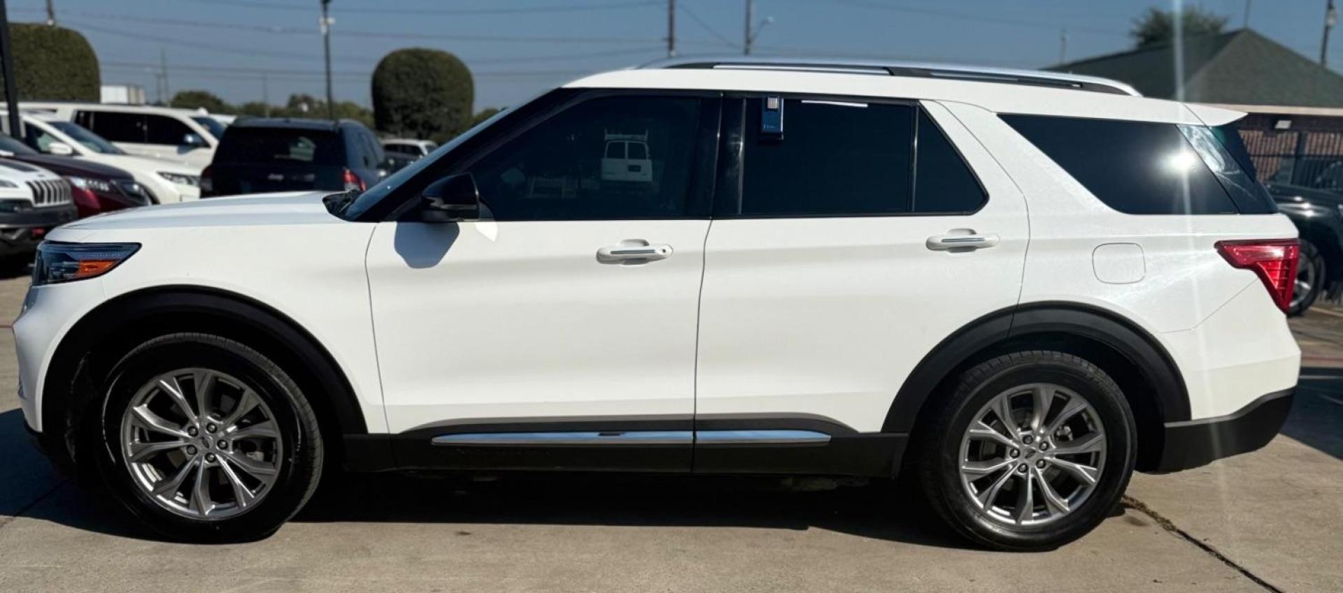 2020 White Ford Explorer Limited (1FMSK7FH9LG) , located at 2401 E Main St., Grand Prairie, TX, 75050, (972) 262-4440, 32.748981, -96.969643 - Photo#5