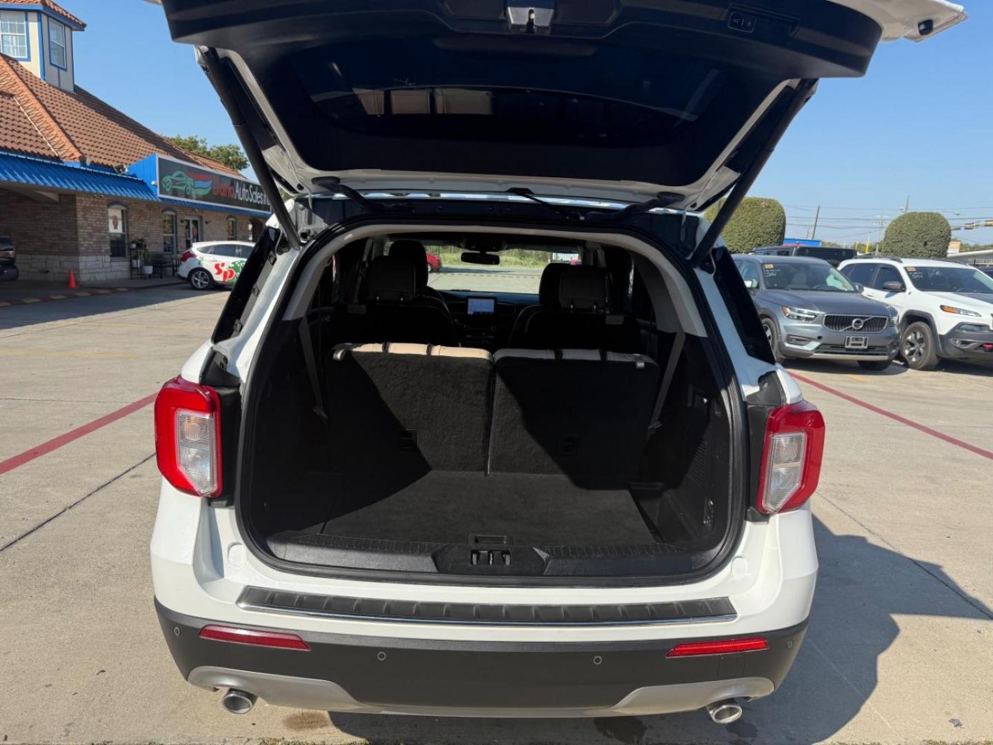 2020 White Ford Explorer Limited (1FMSK7FH9LG) , located at 2401 E Main St., Grand Prairie, TX, 75050, (972) 262-4440, 32.748981, -96.969643 - Photo#33