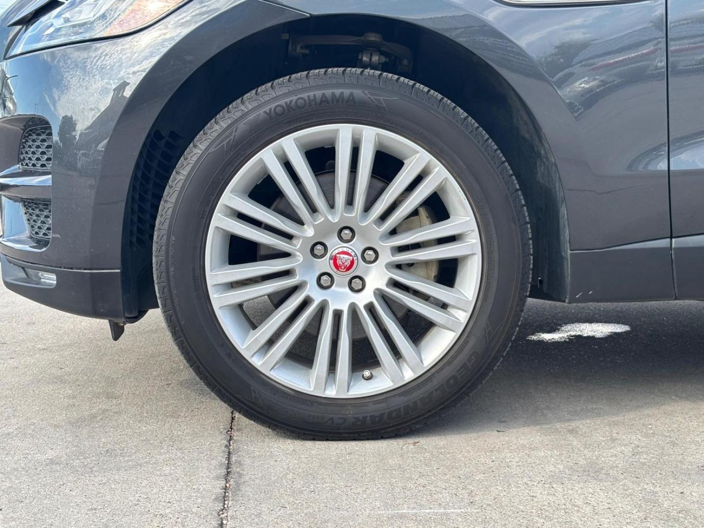 2019 Gray Jaguar F-PACE 30t Portfolio (SADCN2GX9KA) with an Ingenium 2L I-4 gasoline direct injection engine, located at 2401 E Main St., Grand Prairie, TX, 75050, (972) 262-4440, 32.748981, -96.969643 - Photo#3