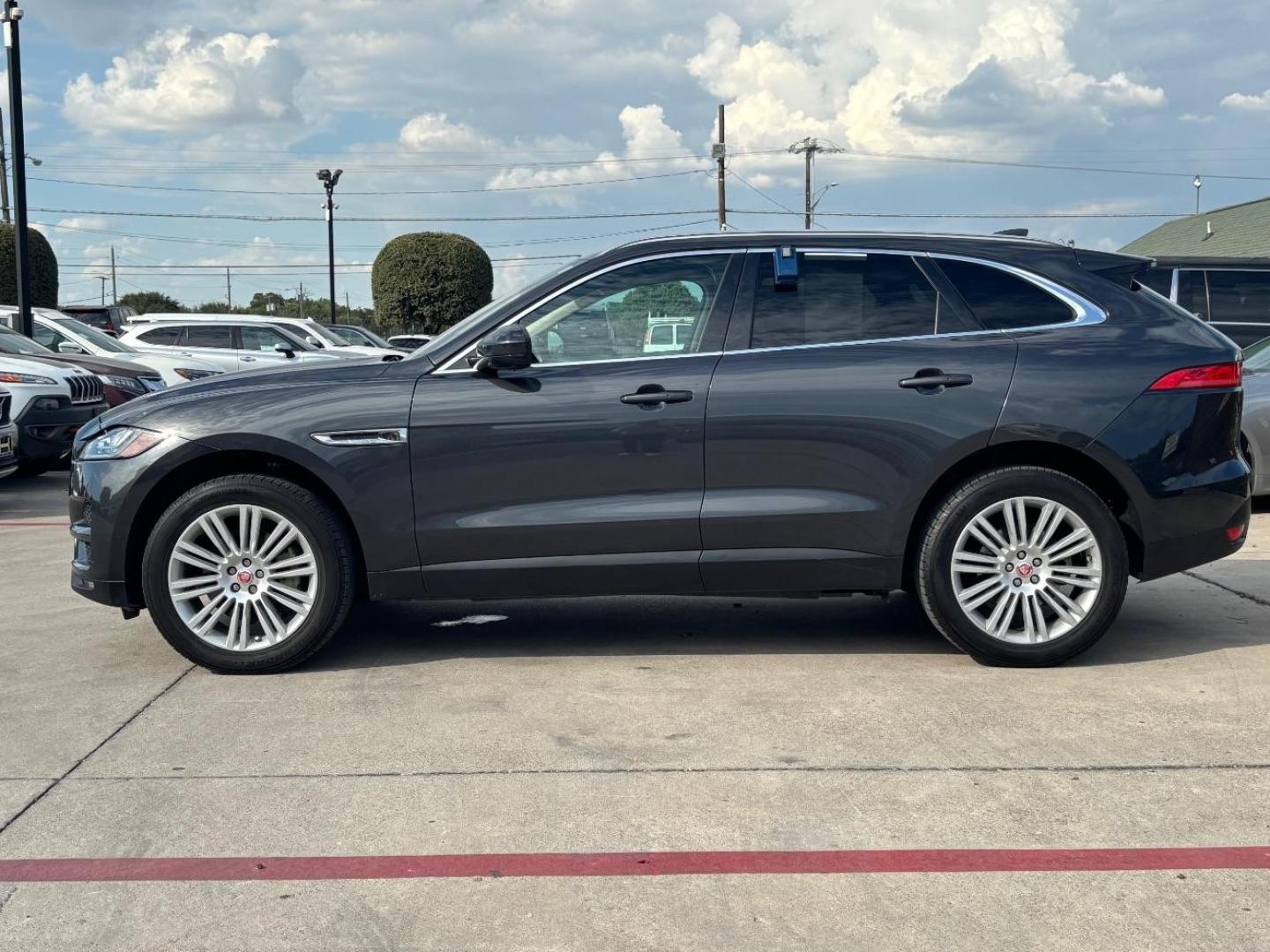 2019 Gray Jaguar F-PACE 30t Portfolio (SADCN2GX9KA) with an Ingenium 2L I-4 gasoline direct injection engine, located at 2401 E Main St., Grand Prairie, TX, 75050, (972) 262-4440, 32.748981, -96.969643 - Photo#4