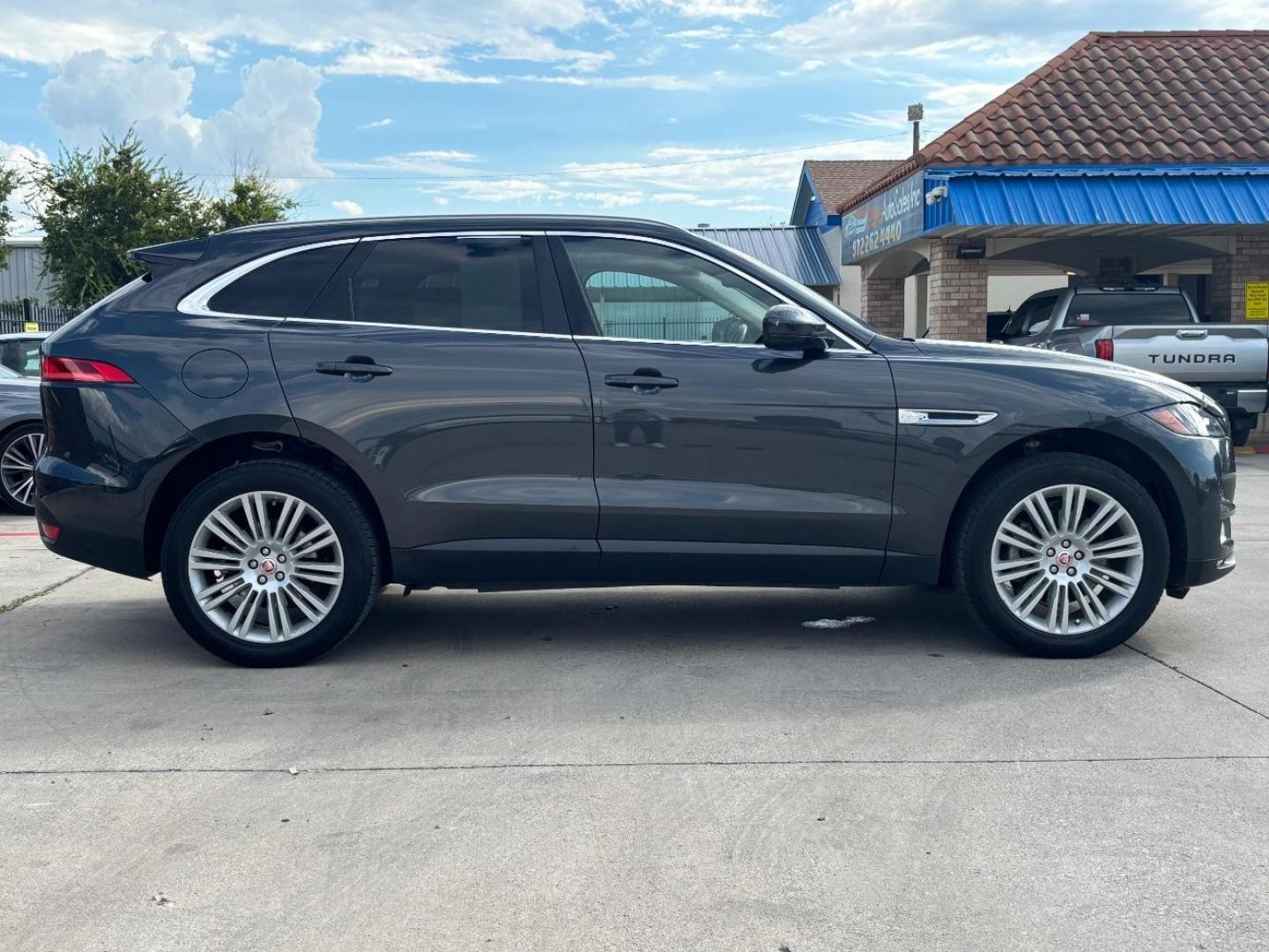 2019 Gray Jaguar F-PACE 30t Portfolio (SADCN2GX9KA) with an Ingenium 2L I-4 gasoline direct injection engine, located at 2401 E Main St., Grand Prairie, TX, 75050, (972) 262-4440, 32.748981, -96.969643 - Photo#10