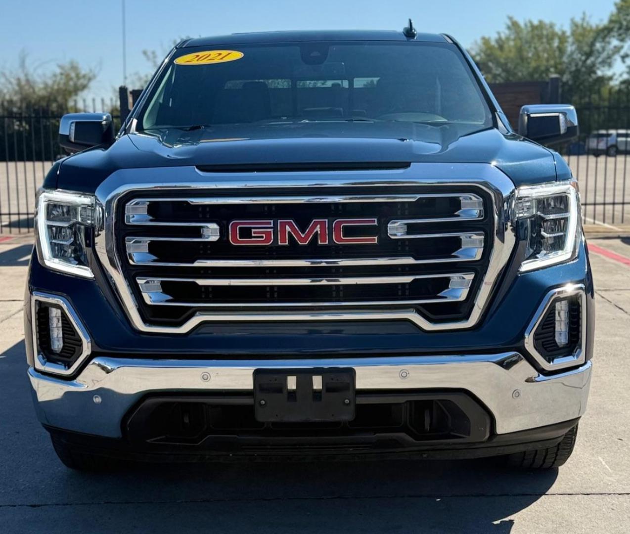 2021 Blue GMC Sierra 1500 4WD Crew Cab Short Box SLT (3GTU9DETXMG) , located at 2401 E Main St., Grand Prairie, TX, 75050, (972) 262-4440, 32.748981, -96.969643 - Photo#2