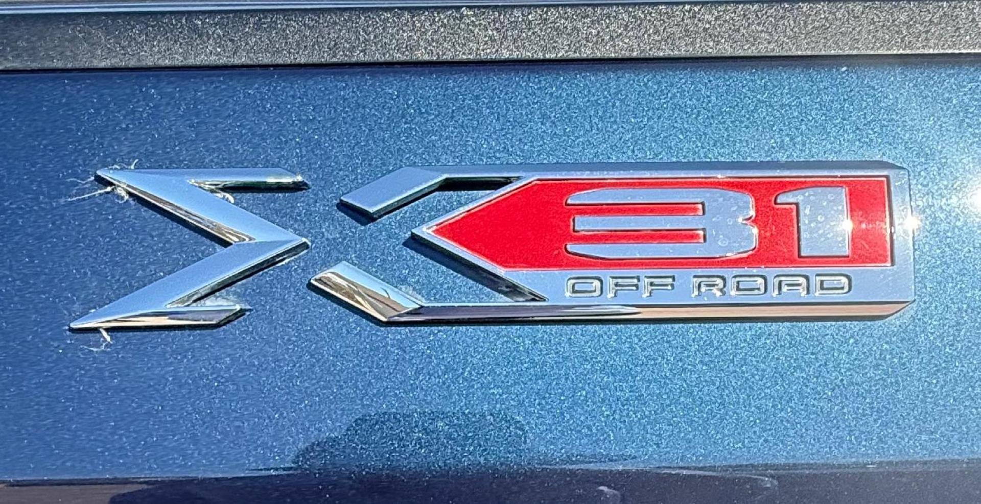 2021 Blue GMC Sierra 1500 4WD Crew Cab Short Box SLT (3GTU9DETXMG) , located at 2401 E Main St., Grand Prairie, TX, 75050, (972) 262-4440, 32.748981, -96.969643 - Photo#10