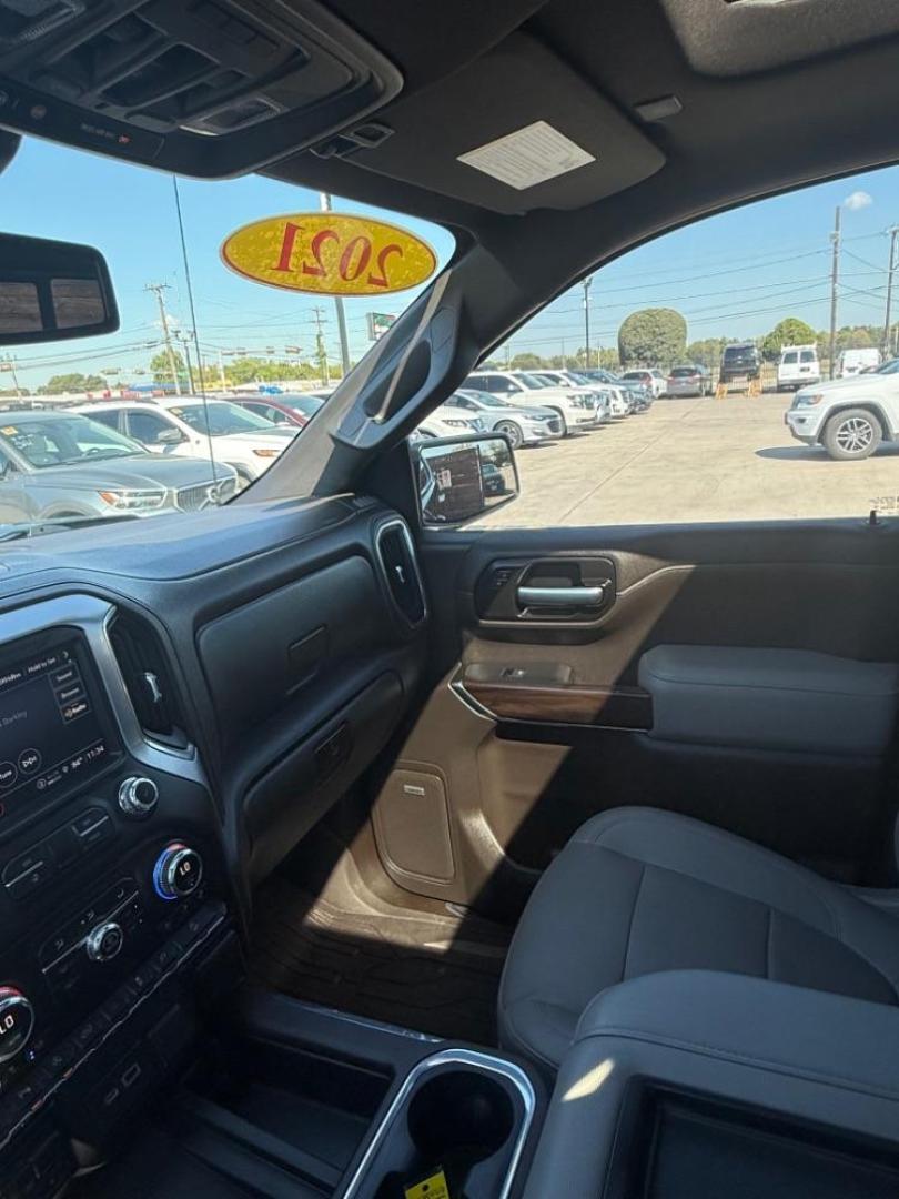 2021 Blue GMC Sierra 1500 4WD Crew Cab Short Box SLT (3GTU9DETXMG) , located at 2401 E Main St., Grand Prairie, TX, 75050, (972) 262-4440, 32.748981, -96.969643 - Photo#32