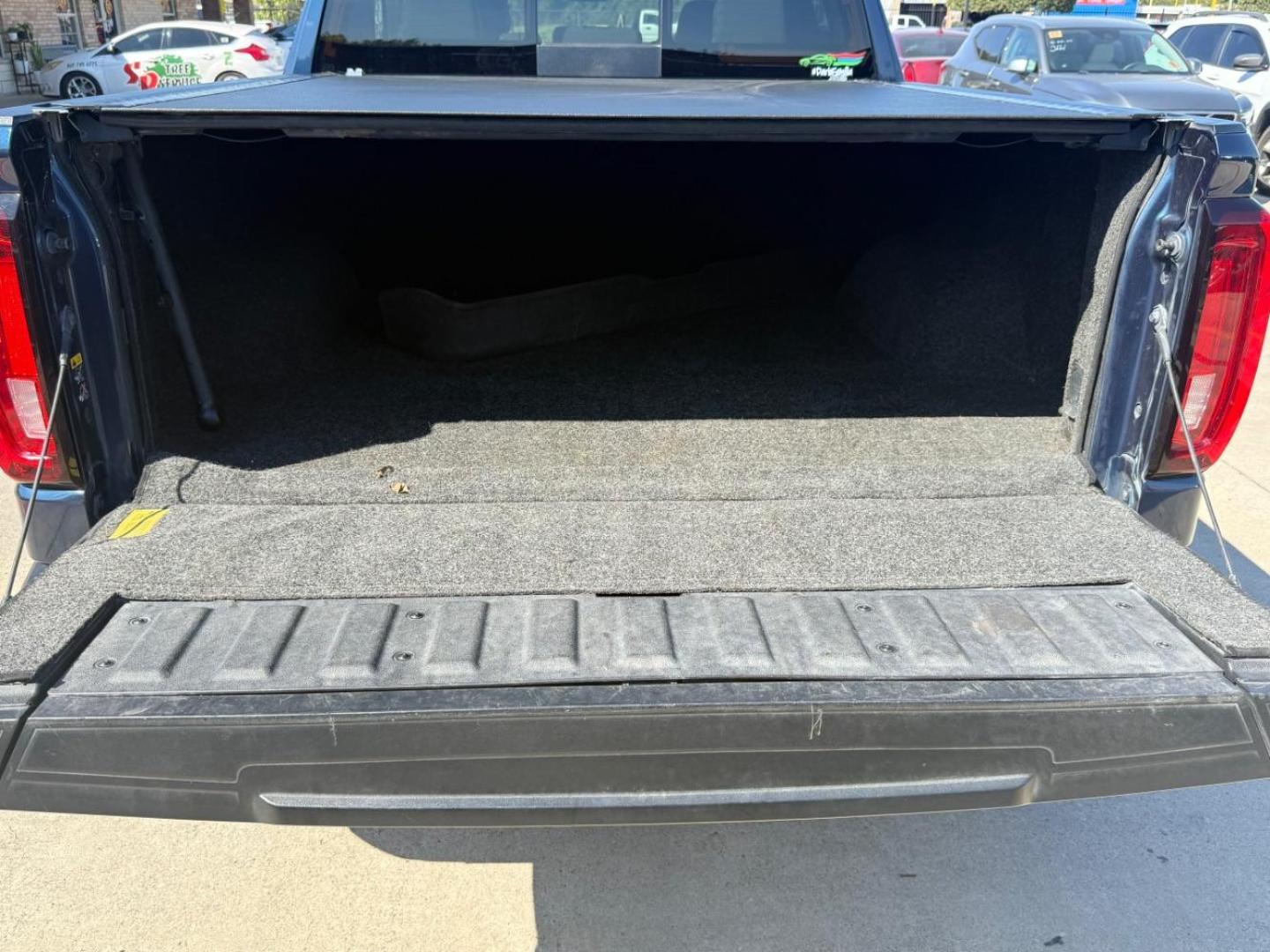 2021 Blue GMC Sierra 1500 4WD Crew Cab Short Box SLT (3GTU9DETXMG) , located at 2401 E Main St., Grand Prairie, TX, 75050, (972) 262-4440, 32.748981, -96.969643 - Photo#39