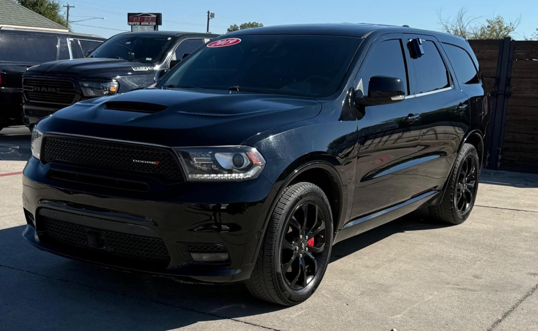 2019 Black Dodge Durango R/T RWD (1C4SDHCT2KC) with an HEMI 5.7L V-8 VVT variable valve control engine, located at 2401 E Main St., Grand Prairie, TX, 75050, (972) 262-4440, 32.748981, -96.969643 - Photo#3