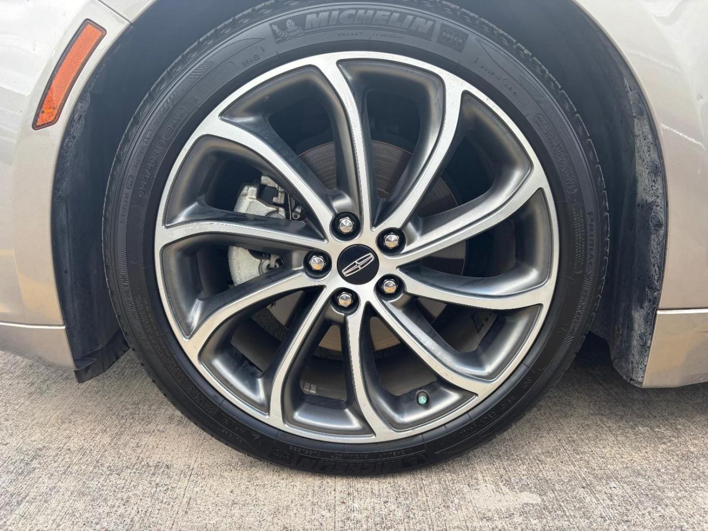 2018 Tan Lincoln MKZ Reserve (3LN6L5E94JR) , located at 2401 E Main St., Grand Prairie, TX, 75050, (972) 262-4440, 32.748981, -96.969643 - Photo#4
