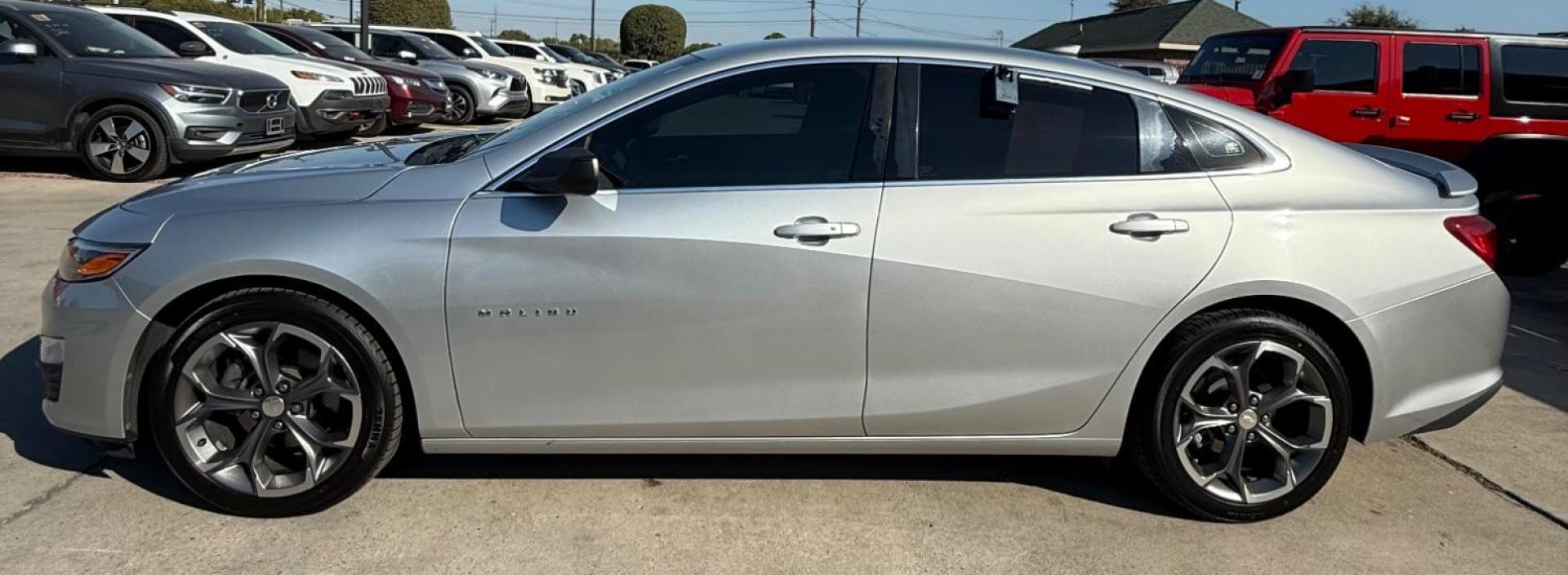 2019 Silver Chevrolet Malibu RS (1G1ZG5ST7KF) with an ECOTEC 1.5L I-4 gasoline direct injection engine, located at 2401 E Main St., Grand Prairie, TX, 75050, (972) 262-4440, 32.748981, -96.969643 - Photo#4