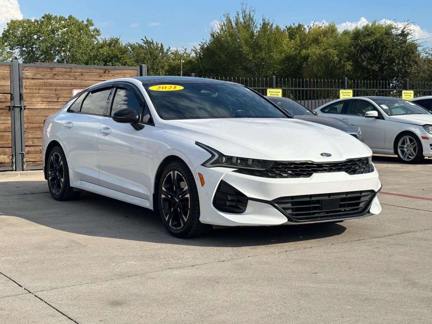 2021 White Kia K5 GT-Line (5XXG64J27MG) with an Gamma-II 1.6L I-4 gasoline direct injection engine, located at 2401 E Main St., Grand Prairie, TX, 75050, (972) 262-4440, 32.748981, -96.969643 - Photo#1