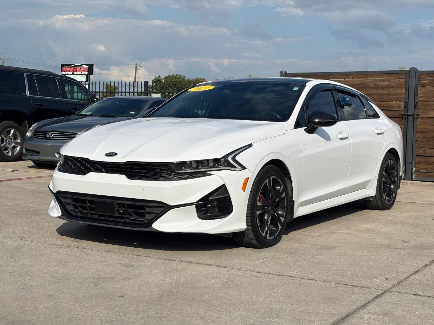 2021 White Kia K5 GT-Line (5XXG64J27MG) with an Gamma-II 1.6L I-4 gasoline direct injection engine, located at 2401 E Main St., Grand Prairie, TX, 75050, (972) 262-4440, 32.748981, -96.969643 - Photo#2