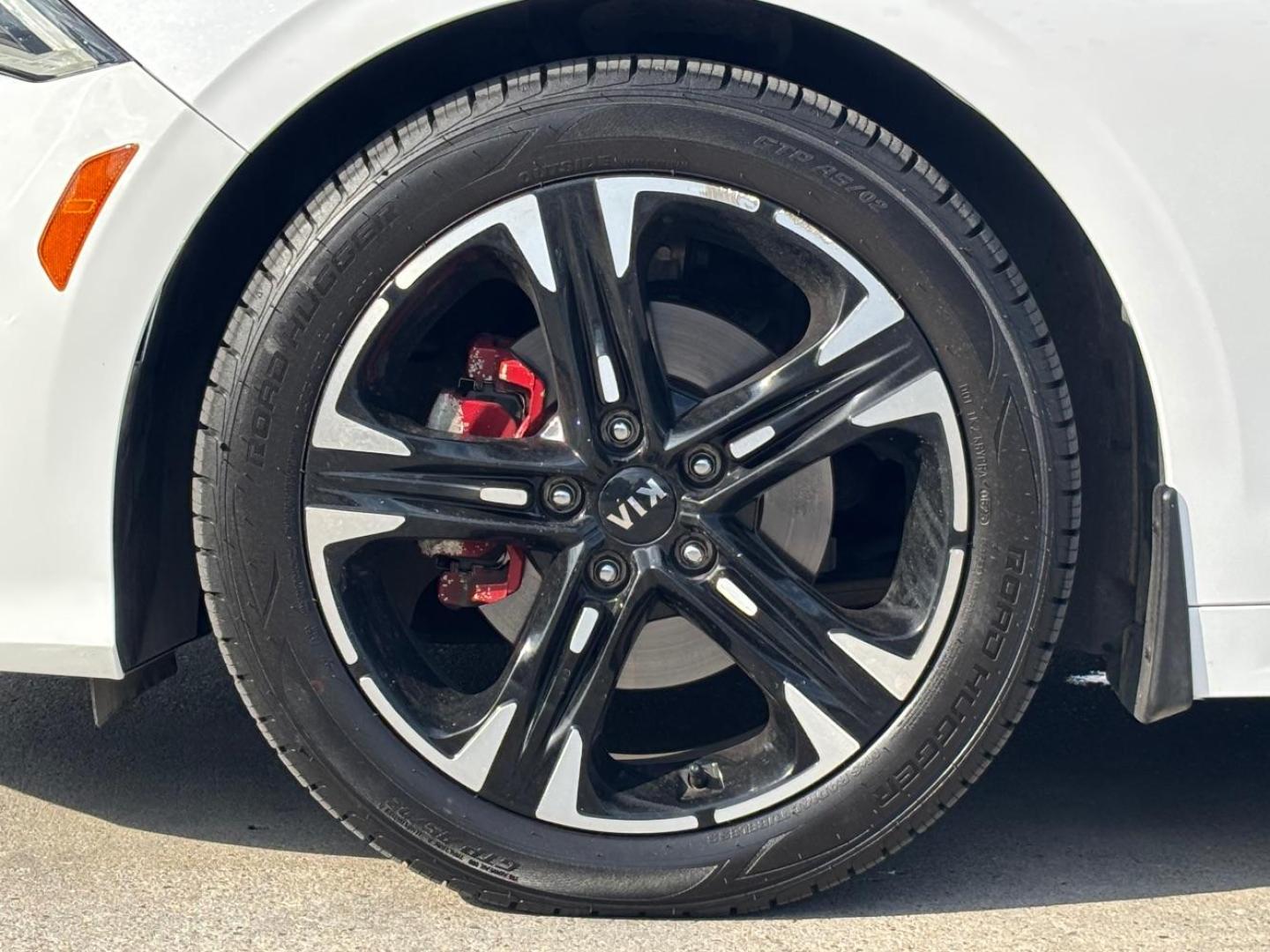 2021 White Kia K5 GT-Line (5XXG64J27MG) with an Gamma-II 1.6L I-4 gasoline direct injection engine, located at 2401 E Main St., Grand Prairie, TX, 75050, (972) 262-4440, 32.748981, -96.969643 - Photo#3