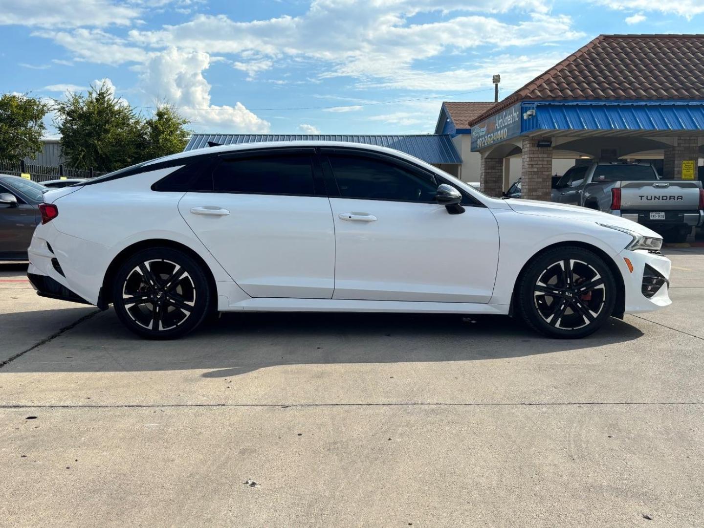 2021 White Kia K5 GT-Line (5XXG64J27MG) with an Gamma-II 1.6L I-4 gasoline direct injection engine, located at 2401 E Main St., Grand Prairie, TX, 75050, (972) 262-4440, 32.748981, -96.969643 - Photo#9