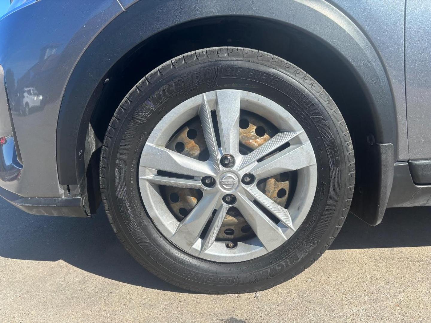 2021 Gray Nissan Kicks S Xtronic CVT (3N1CP5BV9ML) with an 1.6L I-4 DOHC engine, located at 2401 E Main St., Grand Prairie, TX, 75050, (972) 262-4440, 32.748981, -96.969643 - Photo#3