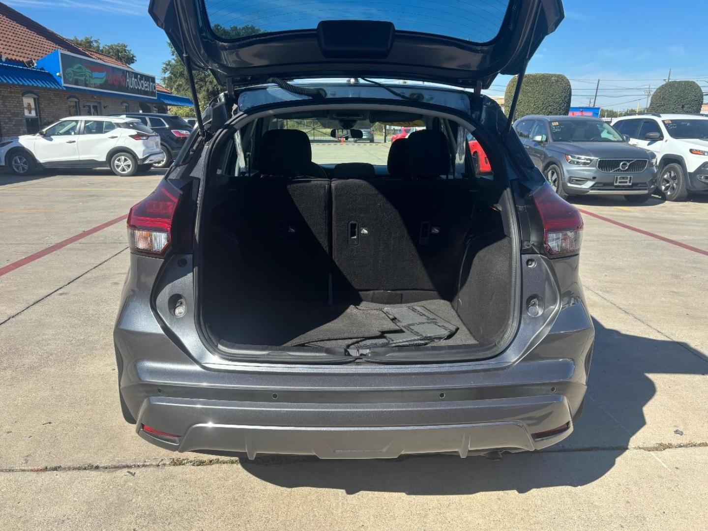 2021 Gray Nissan Kicks S Xtronic CVT (3N1CP5BV9ML) with an 1.6L I-4 DOHC engine, located at 2401 E Main St., Grand Prairie, TX, 75050, (972) 262-4440, 32.748981, -96.969643 - Photo#7
