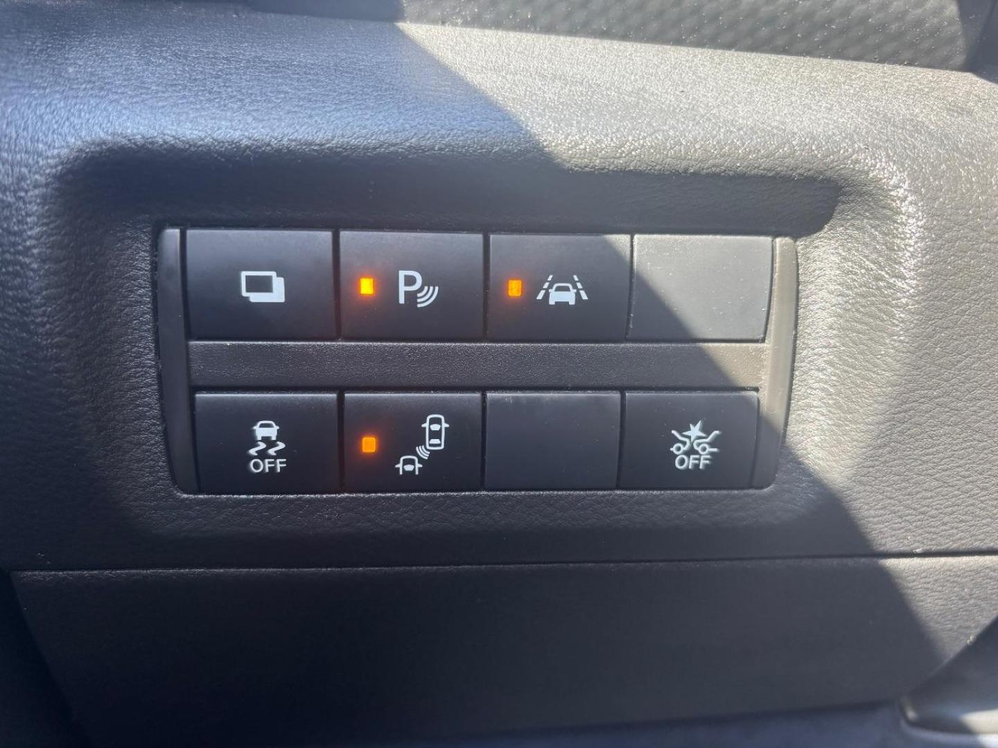 2021 Gray Nissan Kicks S Xtronic CVT (3N1CP5BV9ML) with an 1.6L I-4 DOHC engine, located at 2401 E Main St., Grand Prairie, TX, 75050, (972) 262-4440, 32.748981, -96.969643 - Photo#15