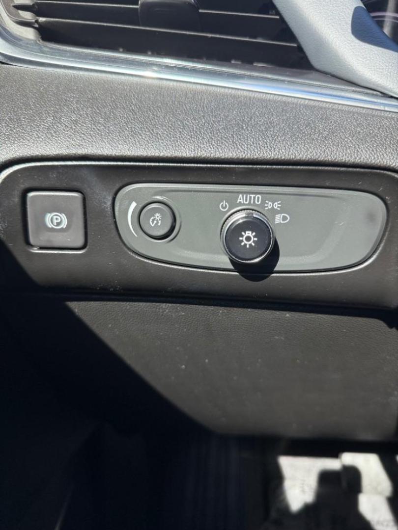 2020 White Buick Enclave FWD Preferred (5GAERAKW5LJ) with an 3.6L V-6 gasoline direct injection engine, located at 2401 E Main St., Grand Prairie, TX, 75050, (972) 262-4440, 32.748981, -96.969643 - Photo#10