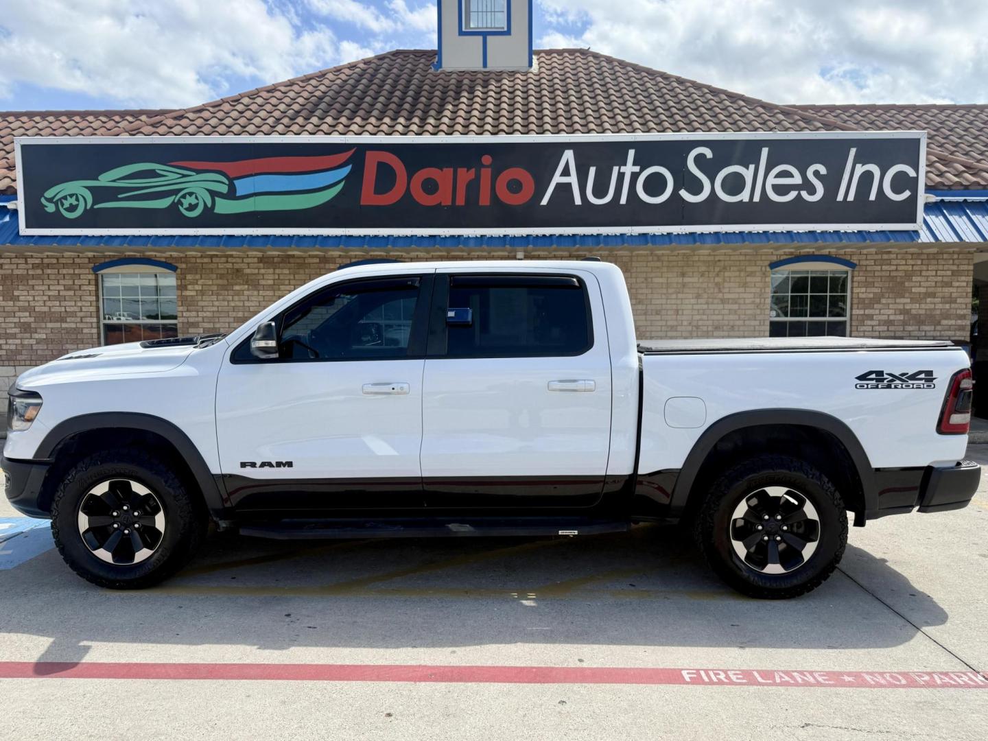2019 White Ram 1500 (1C6SRFLT4KN) , located at 2401 E Main St., Grand Prairie, TX, 75050, (972) 262-4440, 32.748981, -96.969643 - Photo#1