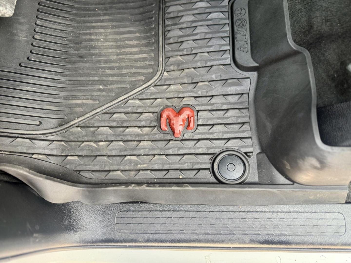 2019 White Ram 1500 (1C6SRFLT4KN) , located at 2401 E Main St., Grand Prairie, TX, 75050, (972) 262-4440, 32.748981, -96.969643 - Photo#16