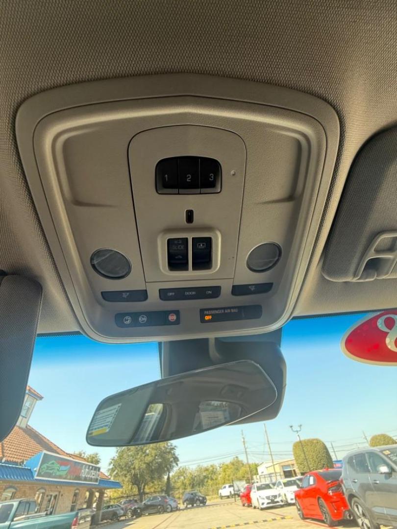 2018 Silver Cadillac CTS 2.0L Turbo Luxury RWD (1G6AR5SX8J0) with an 2.0L L4 DOHC 24V TURBO engine, 6-Speed Automatic transmission, located at 2401 E Main St., Grand Prairie, TX, 75050, (972) 262-4440, 32.748981, -96.969643 - Photo#21