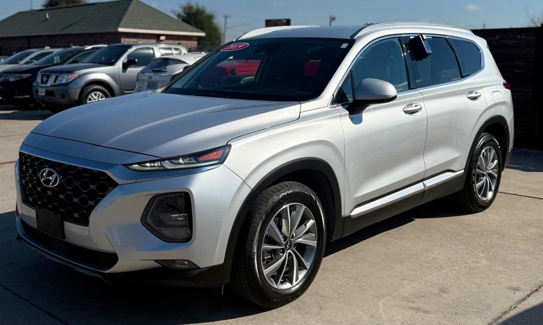 2019 Silver Hyundai Santa Fe SEL Plus (5NMS33AD6KH) with an Theta II 2.4L I-4 gasoline direct injection engine, located at 2401 E Main St., Grand Prairie, TX, 75050, (972) 262-4440, 32.748981, -96.969643 - Photo#4