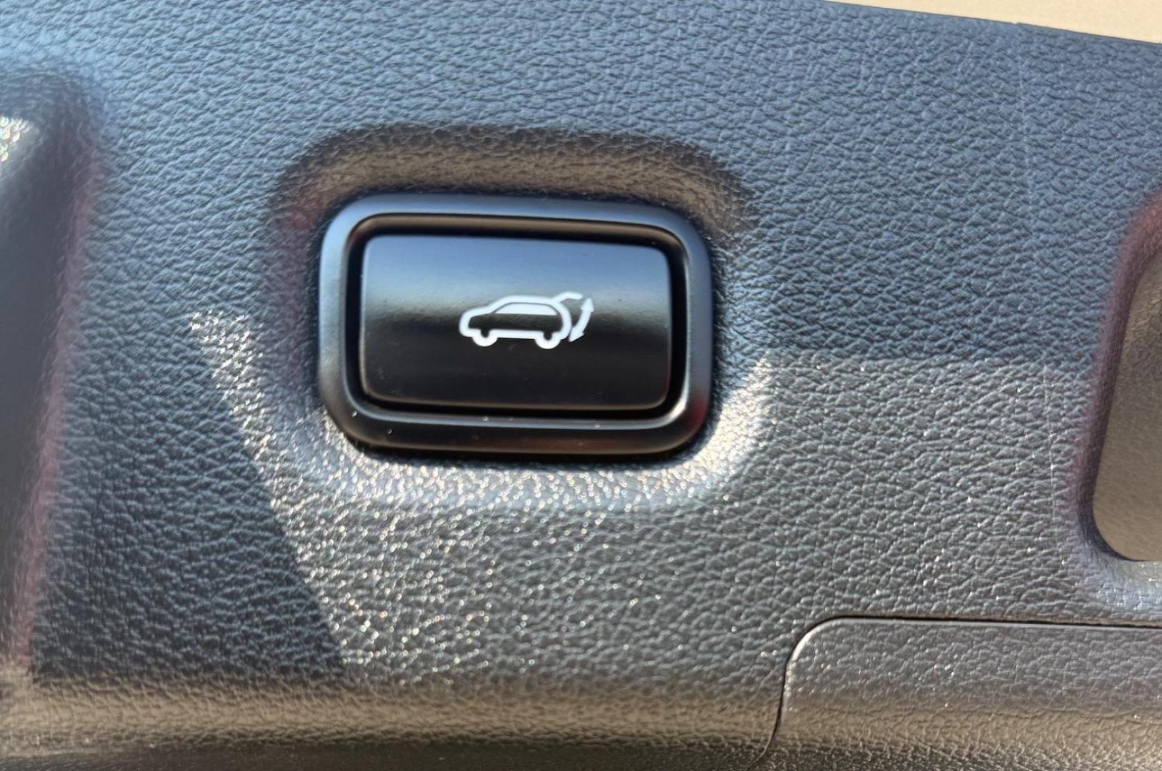 2019 Silver Hyundai Santa Fe (5NMS33AD6KH) with an Theta II 2.4L I-4 gasoline direct injection engine, located at 2401 E Main St., Grand Prairie, TX, 75050, (972) 262-4440, 32.748981, -96.969643 - Photo#25