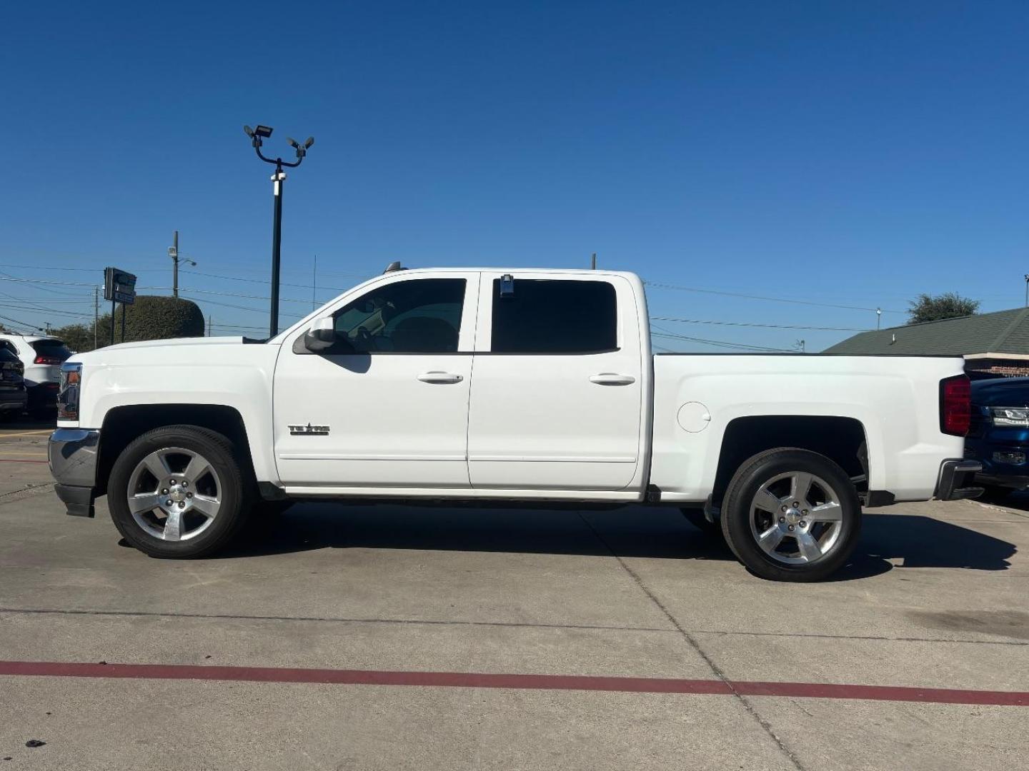 2017 White Chevrolet Silverado 1500 (3GCPCREC3HG) with an EcoTec3 4.3L V-6 gasoline direct injection engine, located at 2401 E Main St., Grand Prairie, TX, 75050, (972) 262-4440, 32.748981, -96.969643 - Photo#10
