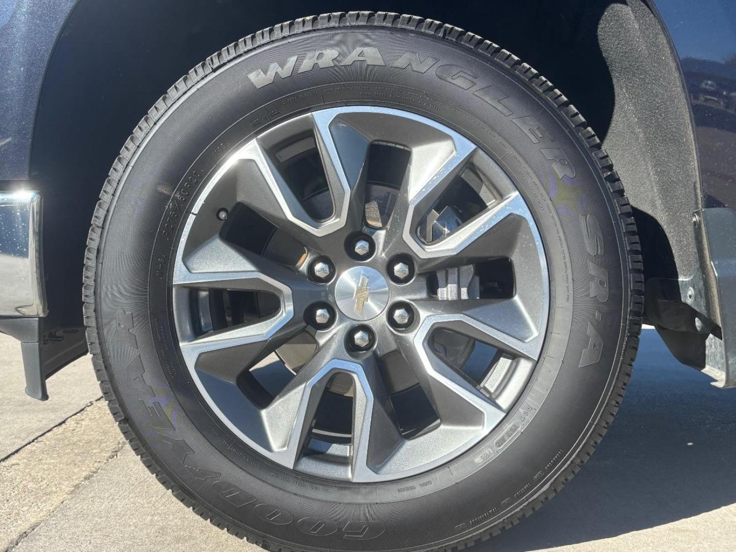 2023 Gray Chevrolet Silverado 1500 2WD Crew Cab Short Bed LT (2GCPACED9P1) , located at 2401 E Main St., Grand Prairie, TX, 75050, (972) 262-4440, 32.748981, -96.969643 - Photo#3