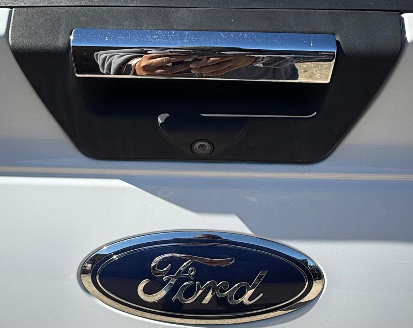 2018 White Ford F-150 XLT (1FTEW1EG5JK) , located at 2401 E Main St., Grand Prairie, TX, 75050, (972) 262-4440, 32.748981, -96.969643 - Photo#12