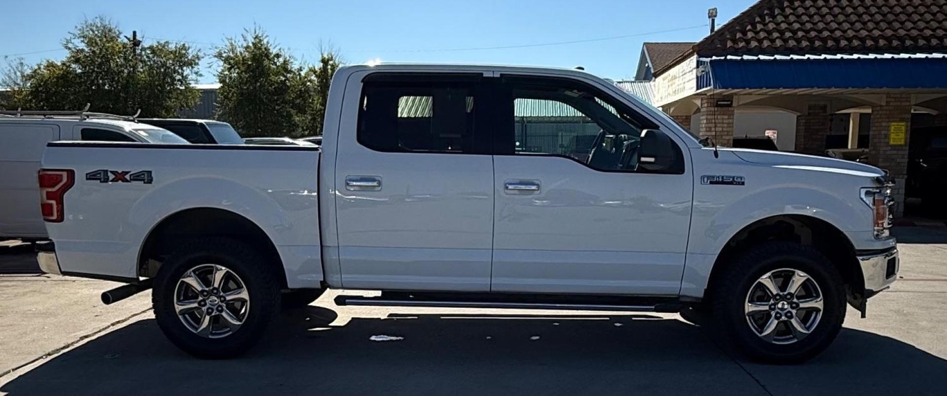 2018 White Ford F-150 XLT (1FTEW1EG5JK) , located at 2401 E Main St., Grand Prairie, TX, 75050, (972) 262-4440, 32.748981, -96.969643 - Photo#16
