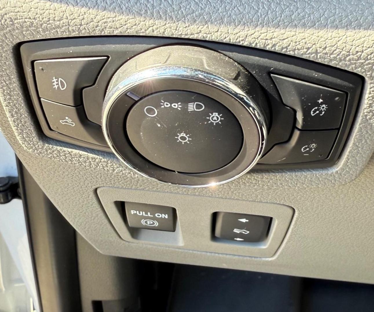 2018 White Ford F-150 XLT (1FTEW1EG5JK) , located at 2401 E Main St., Grand Prairie, TX, 75050, (972) 262-4440, 32.748981, -96.969643 - Photo#26