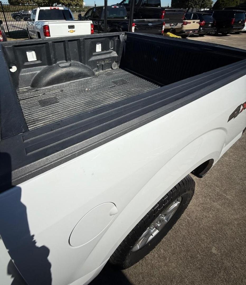 2018 White Ford F-150 XLT (1FTEW1EG5JK) , located at 2401 E Main St., Grand Prairie, TX, 75050, (972) 262-4440, 32.748981, -96.969643 - Photo#32