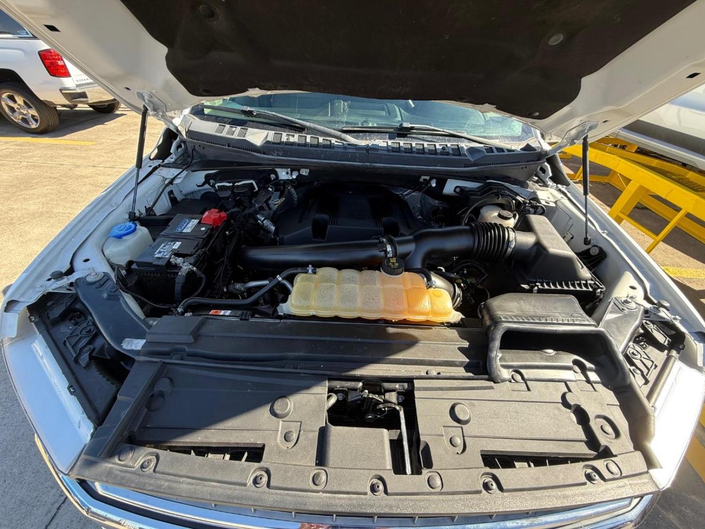 2018 White Ford F-150 XLT (1FTEW1EG5JK) , located at 2401 E Main St., Grand Prairie, TX, 75050, (972) 262-4440, 32.748981, -96.969643 - Photo#33