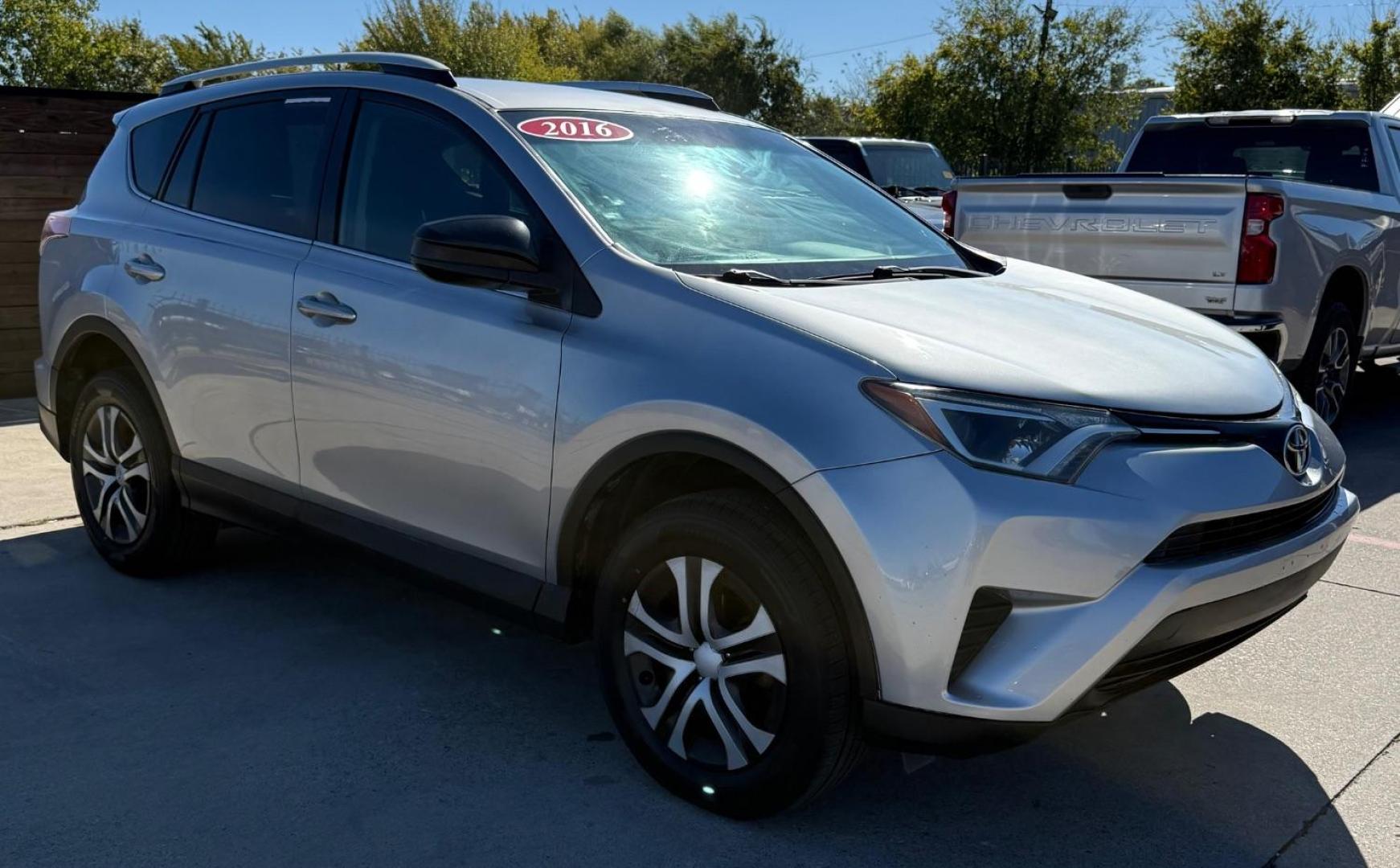 2016 Silver Toyota RAV4 LE (2T3ZFREVXGW) with an 2.5L I-4 DOHC engine, located at 2401 E Main St., Grand Prairie, TX, 75050, (972) 262-4440, 32.748981, -96.969643 - Photo#19