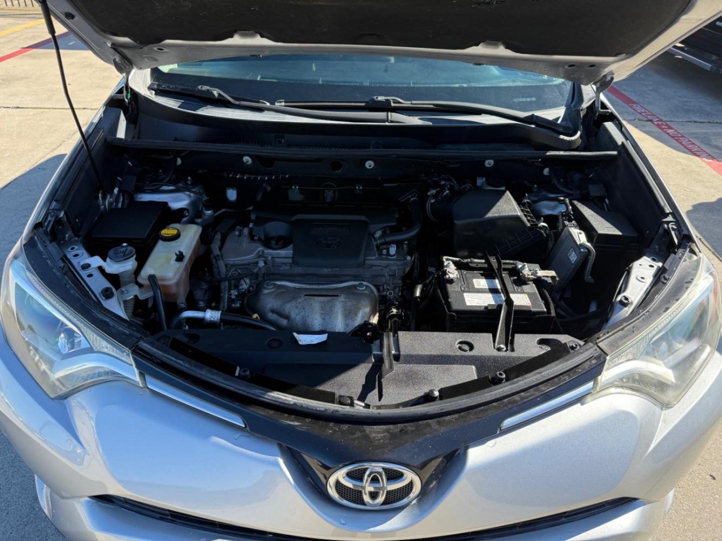 2016 Silver Toyota RAV4 LE (2T3ZFREVXGW) with an 2.5L I-4 DOHC engine, located at 2401 E Main St., Grand Prairie, TX, 75050, (972) 262-4440, 32.748981, -96.969643 - Photo#32