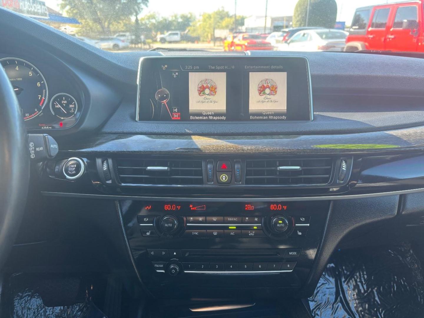 2014 White BMW X5 xDrive50i (5UXKR6C55E0) with an 4.4L V-8 gasoline direct injection engine, located at 2401 E Main St., Grand Prairie, TX, 75050, (972) 262-4440, 32.748981, -96.969643 - Photo#7