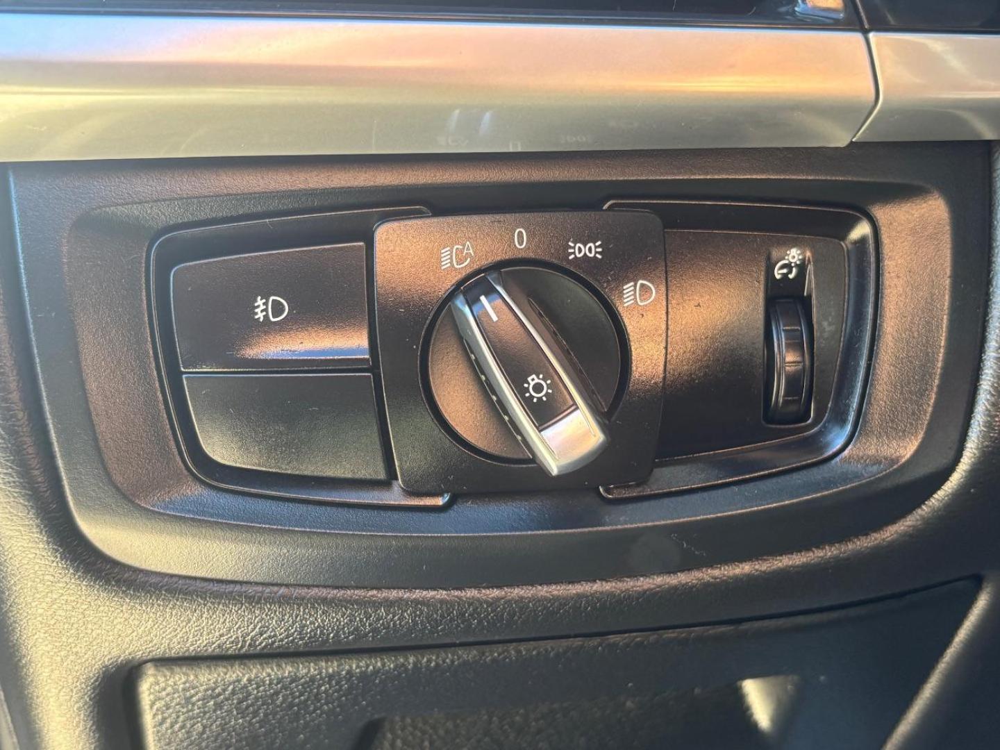 2014 White BMW X5 xDrive50i (5UXKR6C55E0) with an 4.4L V-8 gasoline direct injection engine, located at 2401 E Main St., Grand Prairie, TX, 75050, (972) 262-4440, 32.748981, -96.969643 - Photo#11