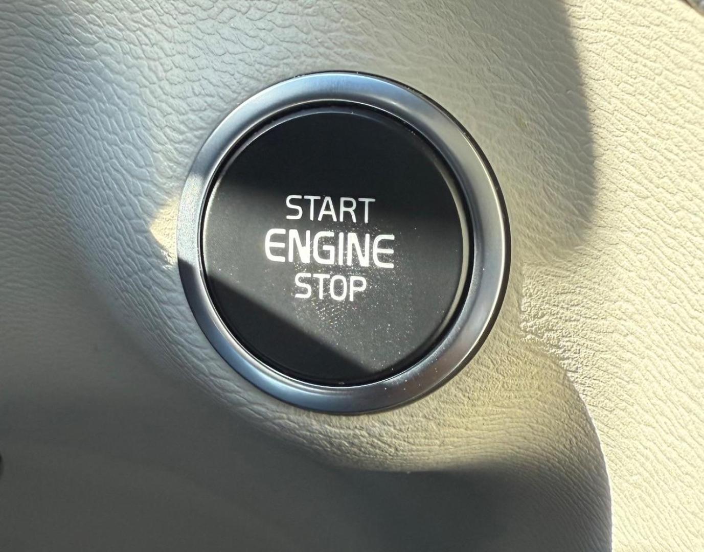 2019 Silver Volvo XC40 T5 Momentum (YV4162UK3K2) with an Drive-E 2L I-4 gasoline direct injection engine, located at 2401 E Main St., Grand Prairie, TX, 75050, (972) 262-4440, 32.748981, -96.969643 - Photo#23