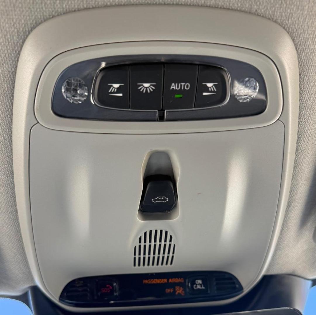 2019 Silver Volvo XC40 T5 Momentum (YV4162UK3K2) with an Drive-E 2L I-4 gasoline direct injection engine, located at 2401 E Main St., Grand Prairie, TX, 75050, (972) 262-4440, 32.748981, -96.969643 - Photo#26