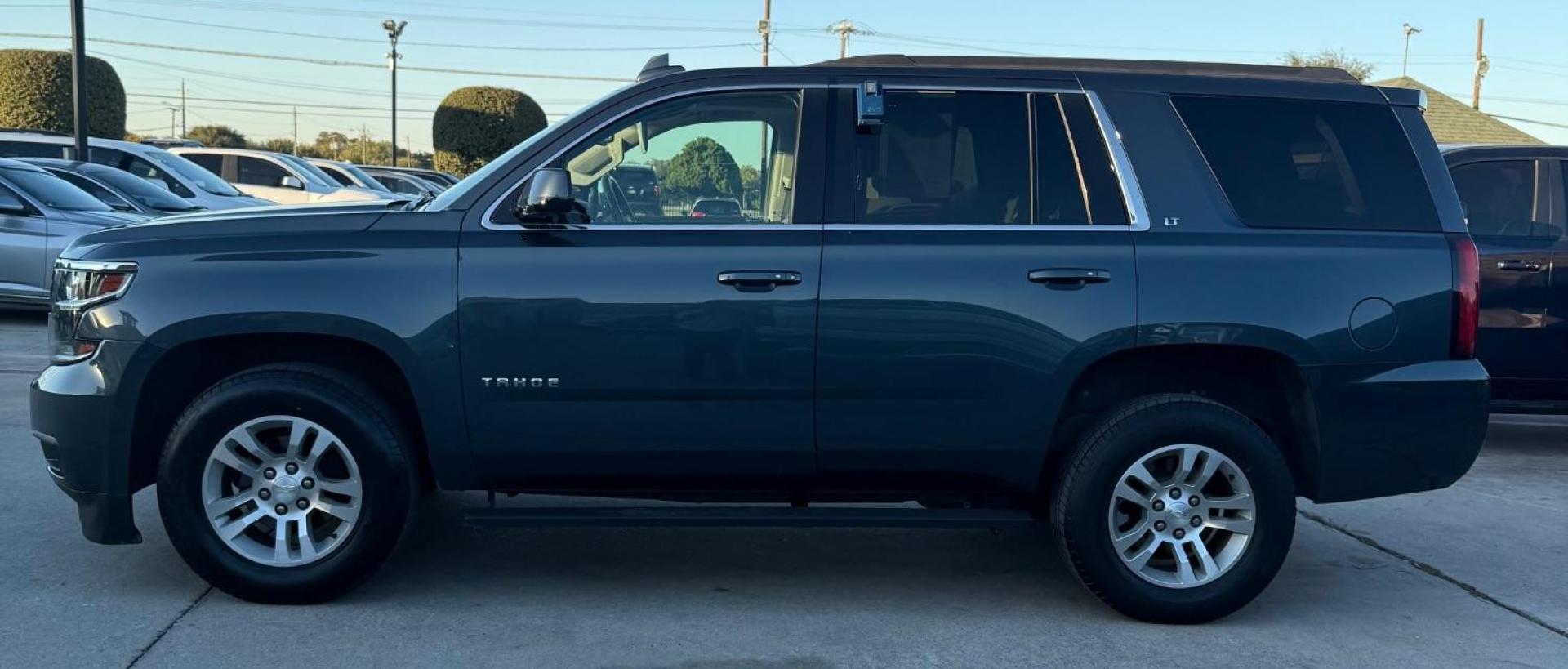 2019 Gray Chevrolet Tahoe LT (1GNSCBKC5KR) with an EcoTec3 5.3L V-8 gasoline direct injection engine, located at 2401 E Main St., Grand Prairie, TX, 75050, (972) 262-4440, 32.748981, -96.969643 - Photo#4