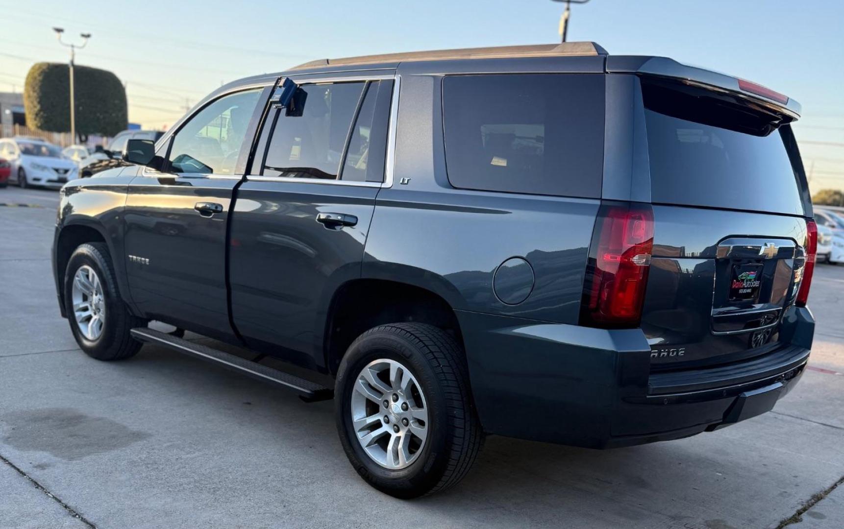2019 Gray Chevrolet Tahoe LT (1GNSCBKC5KR) with an EcoTec3 5.3L V-8 gasoline direct injection engine, located at 2401 E Main St., Grand Prairie, TX, 75050, (972) 262-4440, 32.748981, -96.969643 - Photo#7