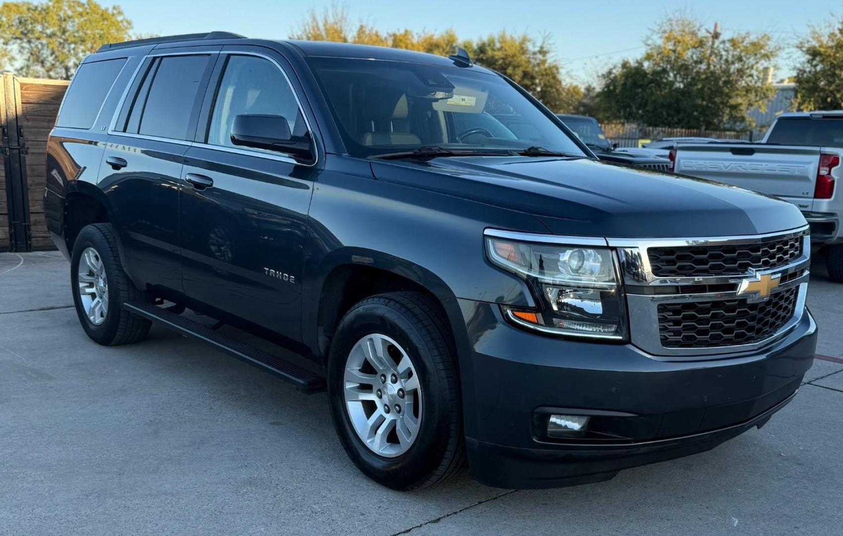 2019 Gray Chevrolet Tahoe LT (1GNSCBKC5KR) with an EcoTec3 5.3L V-8 gasoline direct injection engine, located at 2401 E Main St., Grand Prairie, TX, 75050, (972) 262-4440, 32.748981, -96.969643 - Photo#18