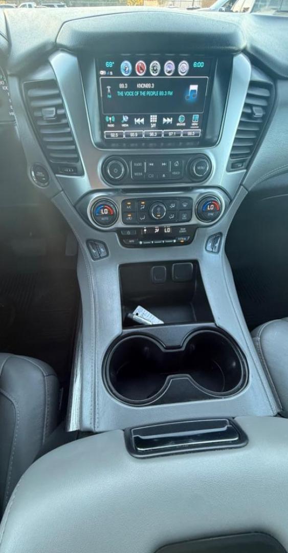 2019 Gray Chevrolet Tahoe LT (1GNSCBKC5KR) with an EcoTec3 5.3L V-8 gasoline direct injection engine, located at 2401 E Main St., Grand Prairie, TX, 75050, (972) 262-4440, 32.748981, -96.969643 - Photo#26