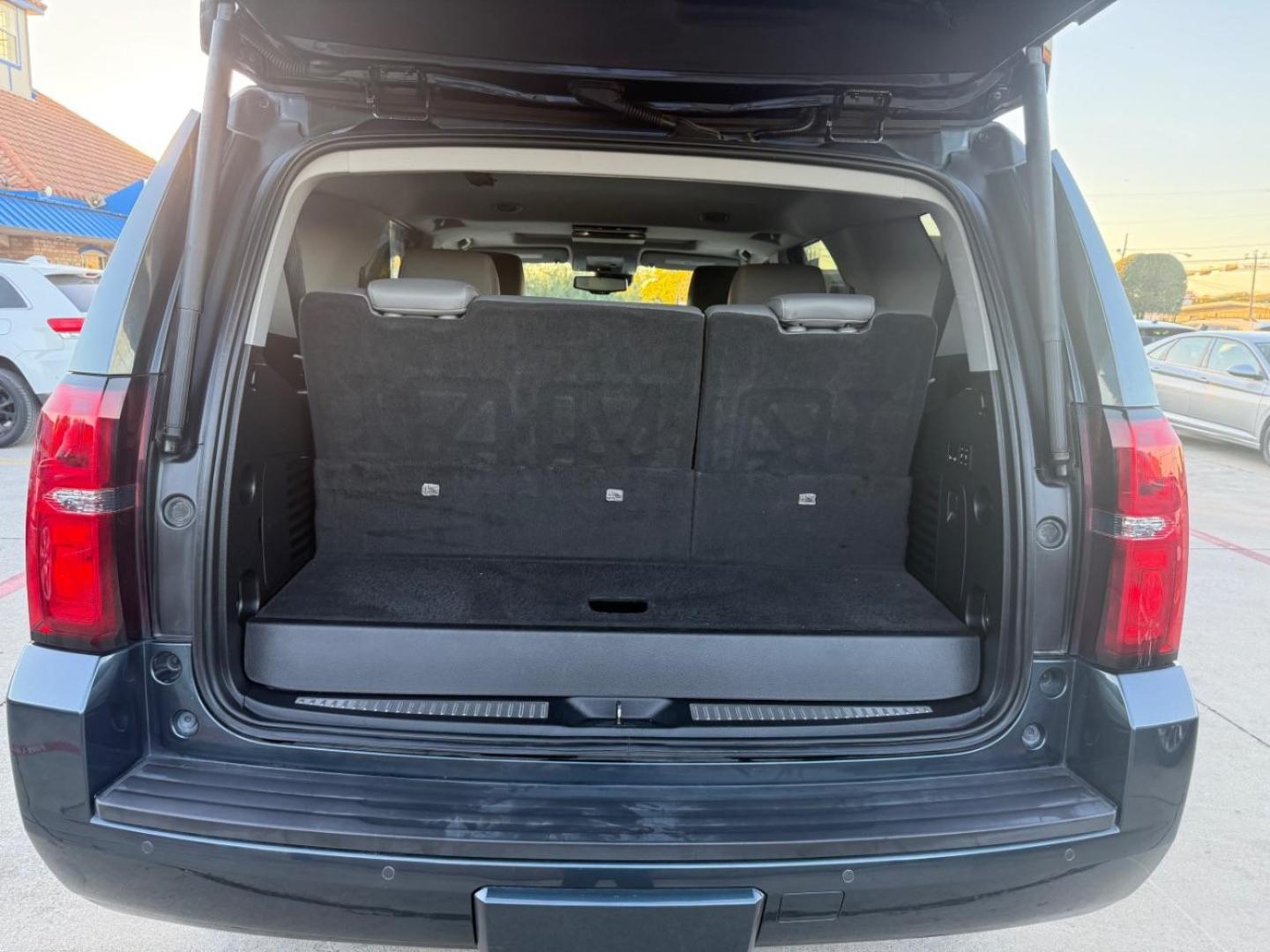 2019 Gray Chevrolet Tahoe LT (1GNSCBKC5KR) with an EcoTec3 5.3L V-8 gasoline direct injection engine, located at 2401 E Main St., Grand Prairie, TX, 75050, (972) 262-4440, 32.748981, -96.969643 - Photo#36