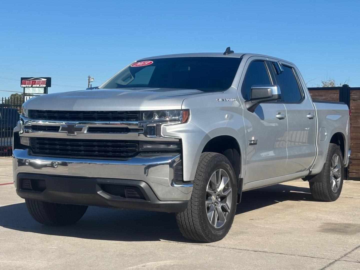 2019 Silver Chevrolet Silverado 1500 LT (1GCPWCED0KZ) , located at 2401 E Main St., Grand Prairie, TX, 75050, (972) 262-4440, 32.748981, -96.969643 - Photo#3