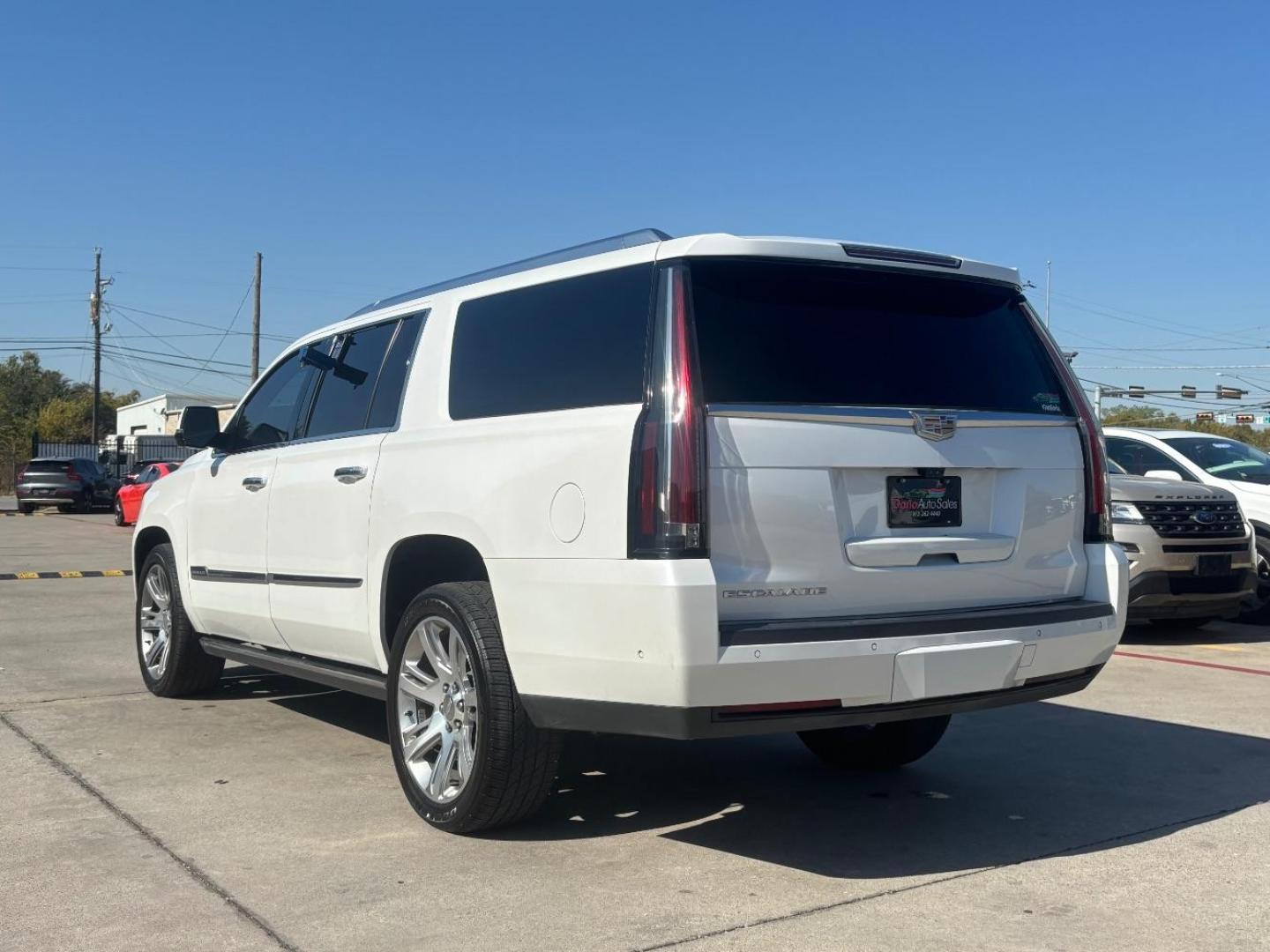 2017 White Cadillac Escalade ESV Premium Luxury (1GYS4JKJ2HR) with an EcoTec3 6.2L V-8 gasoline direct injection engine, located at 2401 E Main St., Grand Prairie, TX, 75050, (972) 262-4440, 32.748981, -96.969643 - Photo#6