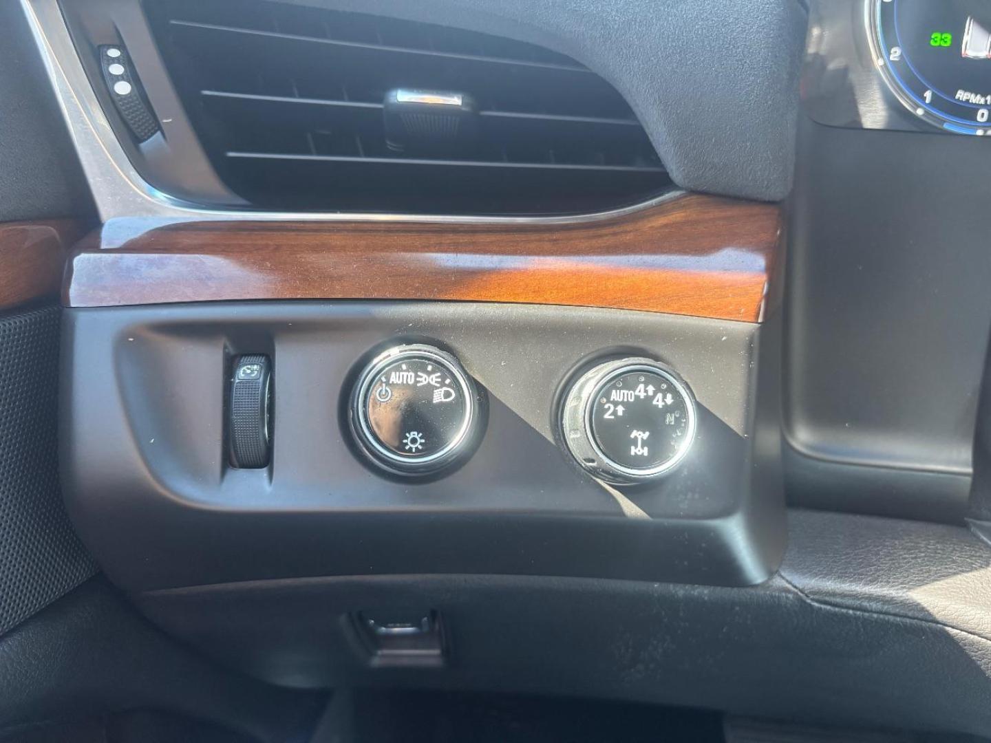 2017 White Cadillac Escalade ESV Premium Luxury (1GYS4JKJ2HR) with an EcoTec3 6.2L V-8 gasoline direct injection engine, located at 2401 E Main St., Grand Prairie, TX, 75050, (972) 262-4440, 32.748981, -96.969643 - Photo#15