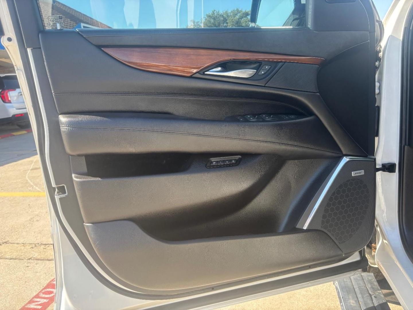 2017 White Cadillac Escalade ESV Premium Luxury (1GYS4JKJ2HR) with an EcoTec3 6.2L V-8 gasoline direct injection engine, located at 2401 E Main St., Grand Prairie, TX, 75050, (972) 262-4440, 32.748981, -96.969643 - Photo#17