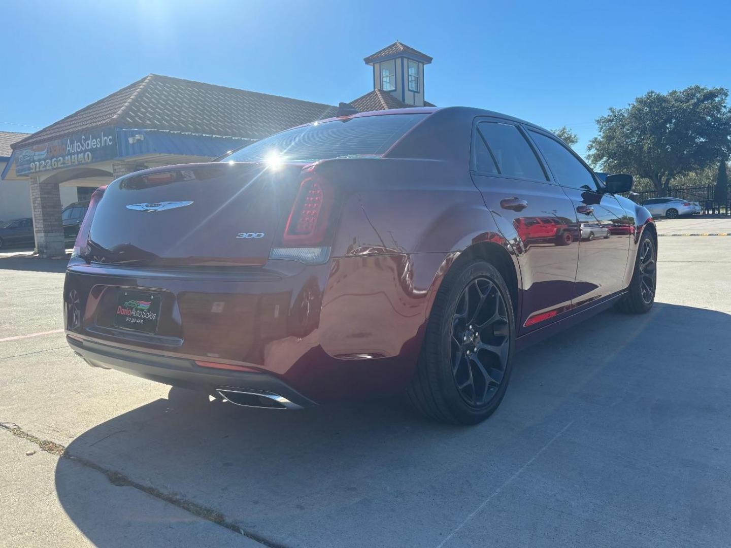 2019 Red Chrysler 300 Touring (2C3CCAAG9KH) with an Pentastar 3.6L V-6 DOHC engine, located at 2401 E Main St., Grand Prairie, TX, 75050, (972) 262-4440, 32.748981, -96.969643 - Photo#7