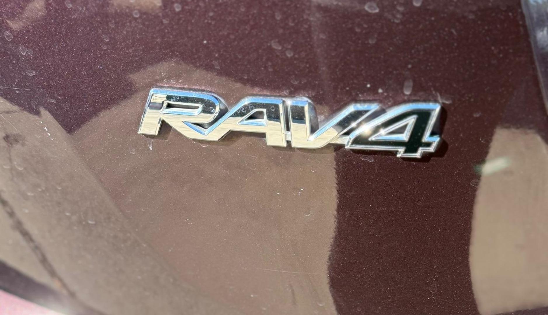 2018 Purple Toyota RAV4 SE (2T3JFREV2JW) with an 2.5L I-4 DOHC engine, located at 2401 E Main St., Grand Prairie, TX, 75050, (972) 262-4440, 32.748981, -96.969643 - Photo#9